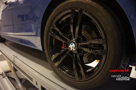 BMW 320d 441m휠 블랙유광 휠도색, 방청효과와 드레스업을 위한 레드 캘리퍼도색. / 용인 처인구