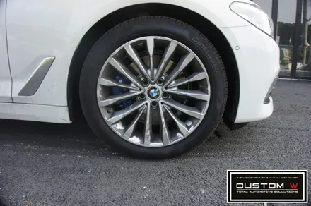 BMW G30 5시리즈 M퍼포먼스 블루 캘리퍼도색. / 용인 처인구