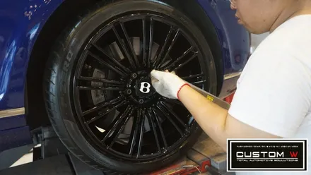 벤틀리 컨티넨탈 GT 휠 상처수리 후 블랙유광 휠도색. / 용인 처인구