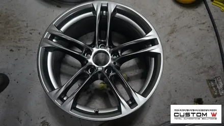 BMW 530d F10 M퍼포먼스 골드 캘리퍼도색, 고스트크롬 휠도색. / 용인 처인구