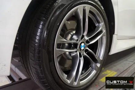 BMW F10 520D M 에어로 다이나믹 프로 휠 상처 수리 후, 고스트 크롬 휠도색 그리고 블루 캘리퍼 도색. / 용인 처인구