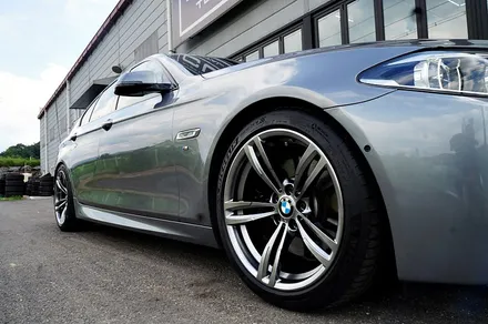 기존 고객님의 재방문. BMW F10 530D 437M 고스트크롬 휠도색 / 용인 처인구