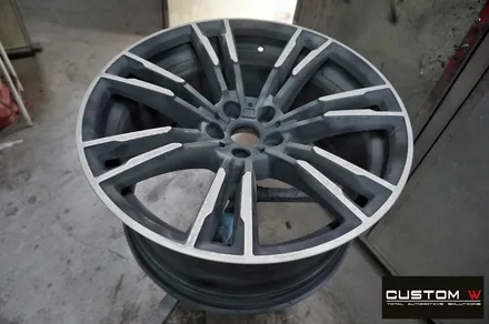 BMW F90 신형 M5 요즘 오너분들에게 대세라는 원톤 올 블랙.!하이그로시 블랙  검정 유광 휠도색 / 용인 처인구