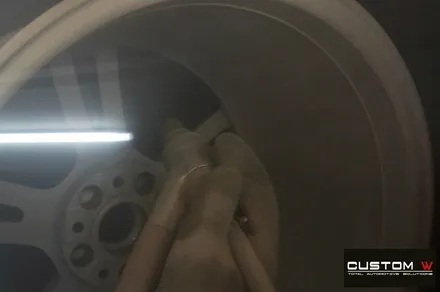 포르쉐 파나메라 GTS 기존 잘못된 도색 박리 후 블랙유광 휠도색 / 용인 처인구