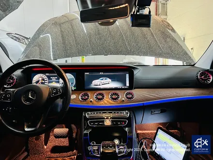 벤츠 W213 E220d 와이드콕핏, 송풍구 앰비언트 순정 옵션 설치. / 용인 처인구
