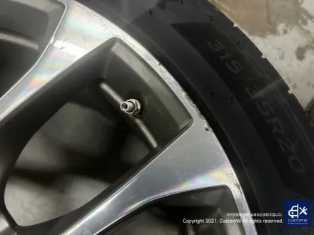 후기글 작성해 주신 고객님의 차량_! BMW G05 X5 45e 휠 상처 수리 후, 블랙 유광 휠도색 그리고 부식 녹 제거 및 방지 블루 캘리퍼 도색 작업까지_! / 용인 처인구