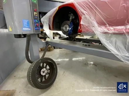 너무 멋진 토론토 레드 컬러 BMW G87 M2 스페셜 에디션   930M 휠 블랙 유광 도색 + 레드 캘리퍼 도색_! / 용인 처인구