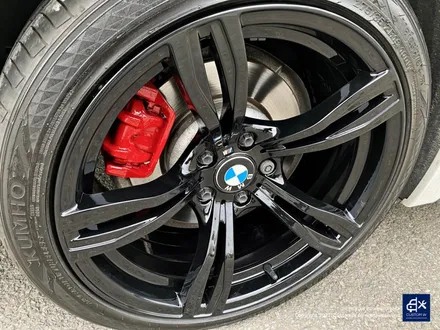 BMW F10 520d 19인치 휠수리 후 블랙유광 휠도색 + 레드 캘리퍼 도색 / 용인 처인구