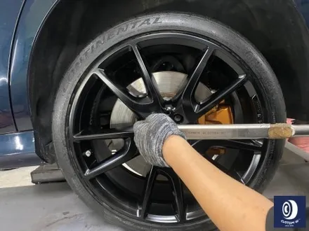벤츠 W213 E43 AMG 휠 상처 수리 후 사틴 블랙 (무광 검정 / 매트 블랙) 휠 복원 도색 + 카본 세라믹 골드 캘리퍼 도색 / 용인 처인구