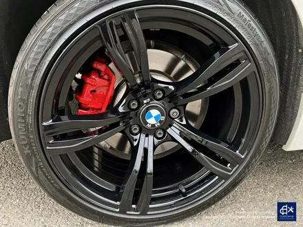 BMW F10 520d 19인치 휠수리 후 블랙유광 휠도색 + 레드 캘리퍼 도색 / 용인 처인구