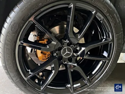 벤츠 GLC43 AMG 휠수리 후 블랙유광 휠도색 + 카본 세라믹 골드 캘리퍼 도색 / 용인 처인구