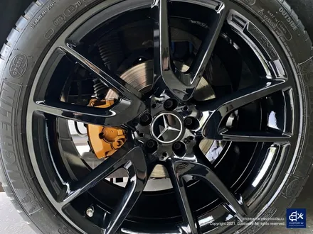벤츠 GLC43 AMG 휠수리 후 블랙유광 휠도색 + 카본 세라믹 골드 캘리퍼 도색 / 용인 처인구