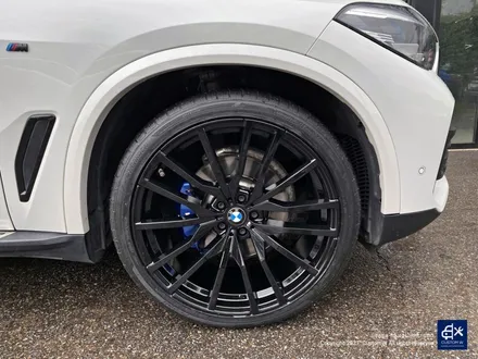 BMW G05 X5 30d 휠수리 불량 기존 페인트 도막 제거 (약품박리) 후 블랙유광 휠도색 + 블루 캘리퍼 도색 / 용인 처인구