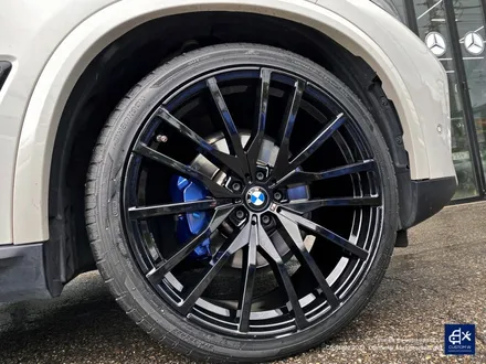 BMW G05 X5 30d 휠수리 불량 기존 페인트 도막 제거 (약품박리) 후 블랙유광 휠도색 + 블루 캘리퍼 도색 / 용인 처인구