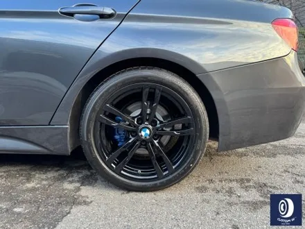 BMW F30 320i 휠도색 불량 재작업 약품 박리 후, 하이그로시 블랙 + 부식 제거 후, 블루 캘리퍼 도색 + 허브 방청 코팅 / 용인 처인구