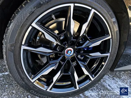 BMW i4 M50 기존 도색 제거 약품 박리 후, 블랙 폴리시 휠 + 블루 캘리퍼 도색 / 용인 처인구