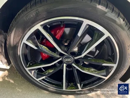 아우디 A7 50TDI 20인치 휠 상처 수리 후, 다이아몬드 커팅 가공을 이용한 블랙 폴리시 휠 커스텀 도색 작업 그리고 레드 캘리퍼 도색 작업까지_! / 용인 처인구