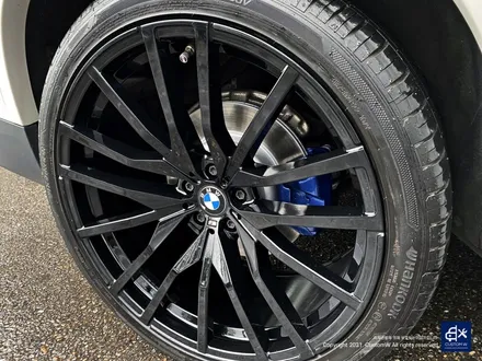 BMW G05 X5 30d 휠수리 불량 기존 페인트 도막 제거 (약품박리) 후 블랙유광 휠도색 + 블루 캘리퍼 도색 / 용인 처인구
