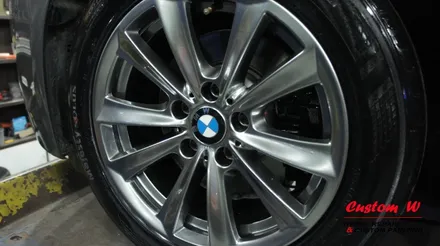 BMW 520D 무난한 블랙 캘리퍼도색과 멋드러진 고스트크롬 휠도색. / 용인 처인구
