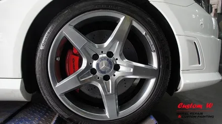 벤츠 SLK 350의 휠 상처수리 후 고스트크롬 휠도색 + AMG 레드 캘리퍼도색. / 용인 처인구