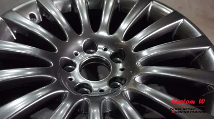 BMW F01 7시리즈 여전히 위엄있는 모습을 위해 고스트크롬 휠도색. 방청효과와 드레스업을 위한 블랙 캘리퍼도색. / 용인 처인구