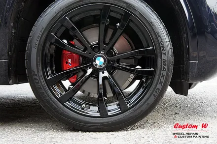 BMW X5 40D 신차급 차량 블랙유광 휠도색과 레드 캘리퍼도색. / 용인 처인구