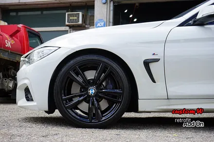 BMW 428I 컨버터블과 잘 어울리는 블랙유광 휠도색.(휠 상처수리 후 도색) / 용인 처인구