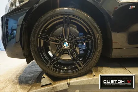 BMW F10 528I 블랙유광 휠도색 + M퍼포먼스블루 캘리퍼도색. / 용인 처인구