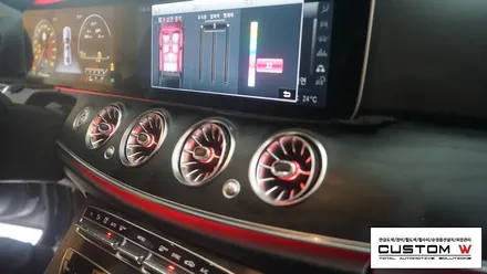 벤츠 W213 E300에 CLS W257 신형 순정 송풍구 앰비언트 라이트로 레트로핏. / 용인 처인구