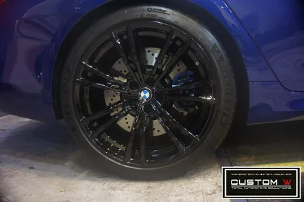 BMW 신형 M5 (F90) 휠상처 수리후,블랙유광 휠도색. / 용인 처인구