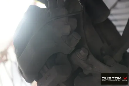 BMW 420D 쿠페 휠 상처 수리 후, 블랙유광 휠도색, 레드 캘리퍼 도색 / 용인 처인구