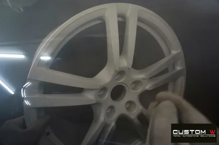 포르쉐 파나메라 GTS 기존 잘못된 도색 박리 후 블랙유광 휠도색 / 용인 처인구