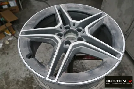 벤츠 GLC300e 휠 상처 수리 후 블랙유광 휠도색 + 레드 캘리퍼 도색 / 용인 처인구