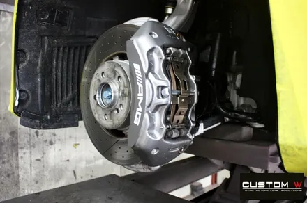 벤츠 GT43 AMG 기존 잘못된 수리 도색 이력 약품 박리 후 블랙 실버 투톤 무광 휠도색 + 카본 세라믹 골드 캘리퍼 도색 / 용인 처인구