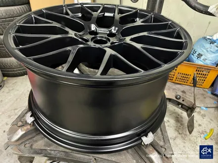 포르쉐 마칸 GTS 휠수리 후 젯블랙 휠도색 / 용인 처인구