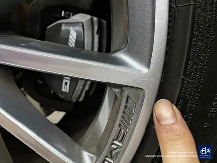 벤츠 GT43 AMG 잘못된 기존 도색 이력 박리후 블랙 실버 투톤 유광 휠도색 + 레드 캘리퍼 도색 / 용인 처인구