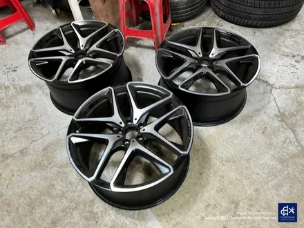 벤츠 GLE53 AMG 휠수리 후 블랙유광 휠도색 & 레드 캘리퍼 도색 / 용인 처인구