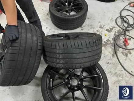 휠 수리 도색 불량 / BMW M4 763M 타 업체 잘못된 휠도색 약품 박리 / 페인트 제거 후, 사틴 블랙 휠 도색 재작업 + 카본 세라믹 골드 캘리퍼 도색 / 용인 처인구