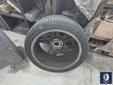 벤츠 W213 E300 AMG 라인 19인치 휠 상처 수리 후, 건메탈 그레이 휠 도색 / 용인 처인구