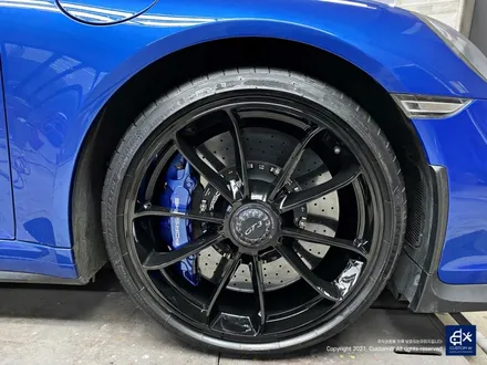 포르쉐 911(991 MK1) 카레라 GT3 센터락 휠 잘못된 도색 박리 후 블랙유광 휠도색 + 블루 캘리퍼 도색 / 용인 처인구