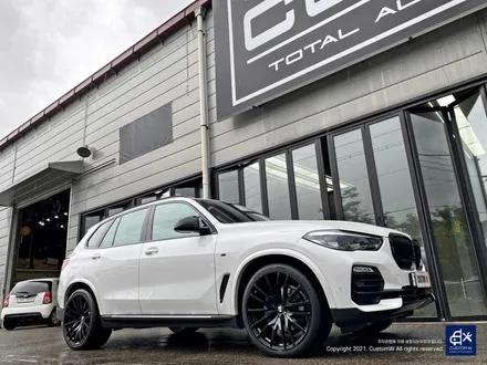BMW G05 X5 30d 휠수리 불량 기존 페인트 도막 제거 (약품박리) 후 블랙유광 휠도색 + 블루 캘리퍼 도색 / 용인 처인구