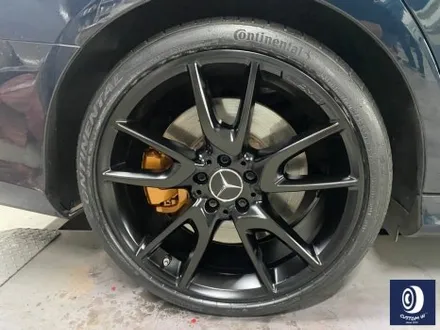 벤츠 W213 E43 AMG 휠 상처 수리 후 사틴 블랙 (무광 검정 / 매트 블랙) 휠 복원 도색 + 카본 세라믹 골드 캘리퍼 도색 / 용인 처인구