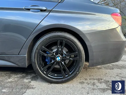 BMW F30 320i 휠도색 불량 재작업 약품 박리 후, 하이그로시 블랙 + 부식 제거 후, 블루 캘리퍼 도색 + 허브 방청 코팅 / 용인 처인구