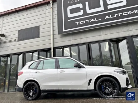 BMW G05 X5 30d 휠수리 불량 기존 페인트 도막 제거 (약품박리) 후 블랙유광 휠도색 + 블루 캘리퍼 도색 / 용인 처인구