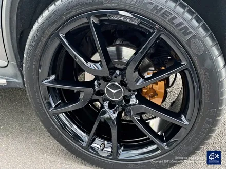 벤츠 GLC43 AMG 휠수리 후 블랙유광 휠도색 + 카본 세라믹 골드 캘리퍼 도색 / 용인 처인구