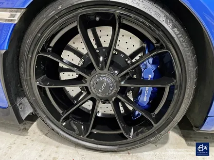 포르쉐 911(991 MK1) 카레라 GT3 센터락 휠 잘못된 도색 박리 후 블랙유광 휠도색 + 블루 캘리퍼 도색 / 용인 처인구