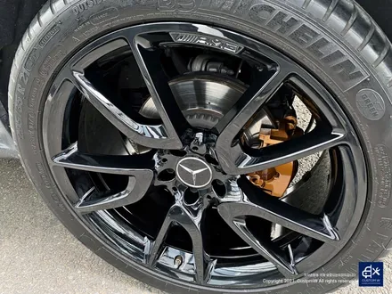 벤츠 GLC43 AMG 휠수리 후 블랙유광 휠도색 + 카본 세라믹 골드 캘리퍼 도색 / 용인 처인구