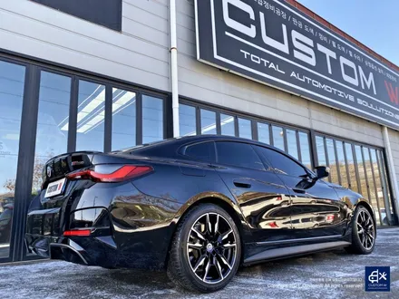 BMW i4 M50 기존 도색 제거 약품 박리 후, 블랙 폴리시 휠 + 블루 캘리퍼 도색 / 용인 처인구
