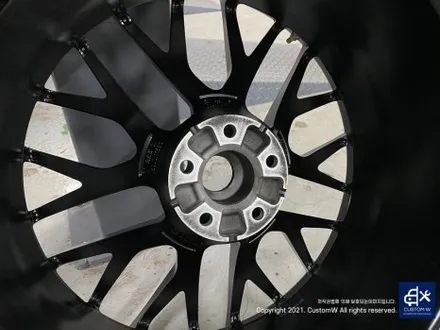 포르쉐 마칸 S 20인치 스파이더 타 업체 잘못된 수리 이력  사틴 블랙 ( JET BLACK / 무광 검정) 휠도색 그리고 레드 캘리퍼 도색 작업까지_! \