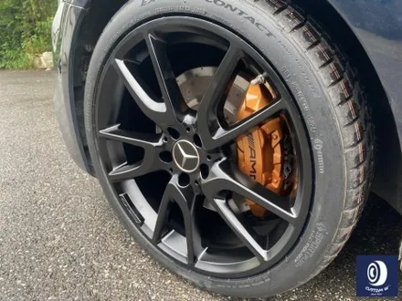 벤츠 W213 E43 AMG 휠 상처 수리 후 사틴 블랙 (무광 검정 / 매트 블랙) 휠 복원 도색 + 카본 세라믹 골드 캘리퍼 도색 / 용인 처인구
